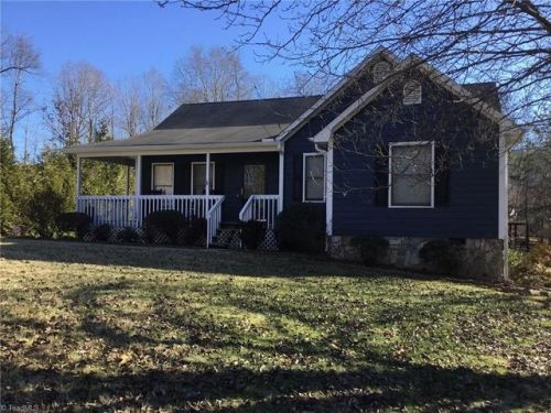 208 Trollinger St, Randleman, NC 27317-1440