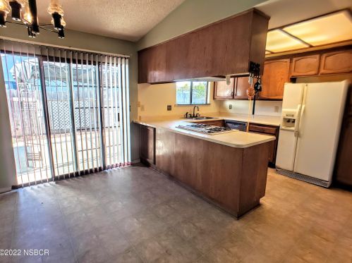 1028 Colebrook Dr, Santa Maria, CA 93458-1243