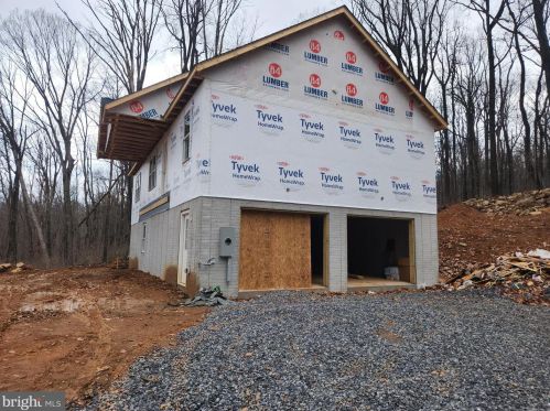 120 Source Ln, Linden, VA 22642-5233