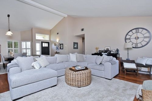 5451 Seneca Pl, Simi Valley CA 93063-2055 exterior