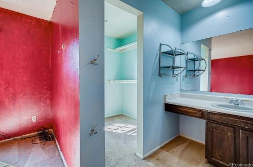 1595 Vaughn Cir, Aurora CO 80012-5316 exterior