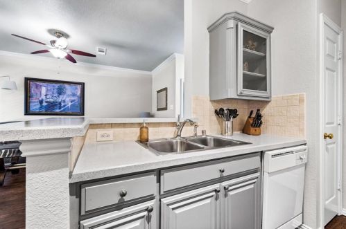 2402 Southlake Ct, Irving TX 75038-5654 exterior