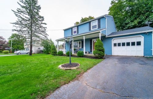 208 Pond Hill Rd, Wallingford, CT 06492-5206