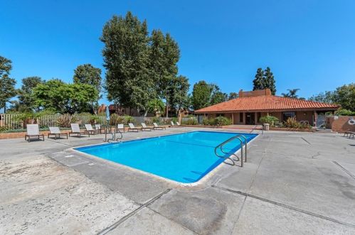 6600 Warner Ave, Huntington Beach CA  92647-5242 exterior