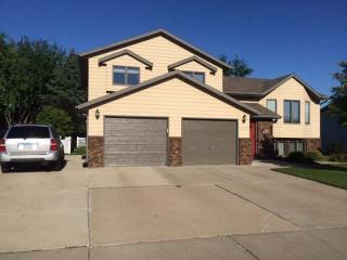 1833 Houston Dr, Bismarck, ND 58504-7206