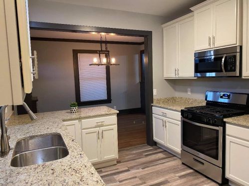 315 Pleasant St, Bull Valley, IL 60098-3236