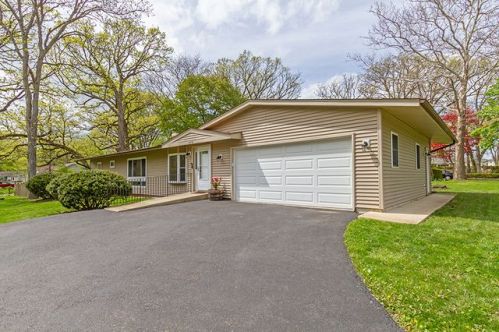 478 Shady Lane Rd, Palatine, IL 60074-1091