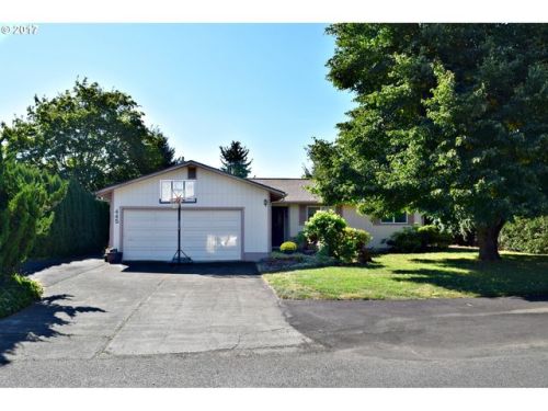 445 Wagon Wheel Dr, Lebanon, OR 97355-3745