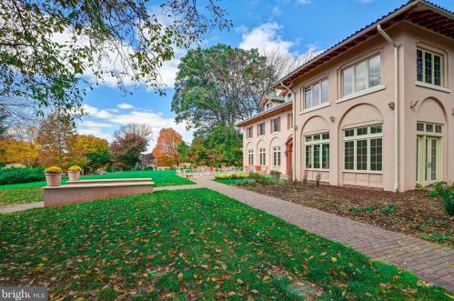 202 Sayre Dr, Princeton NJ  08540-5860 exterior