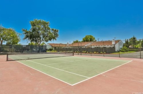 2011 Katella Ave, Anaheim CA  92804-6524 exterior