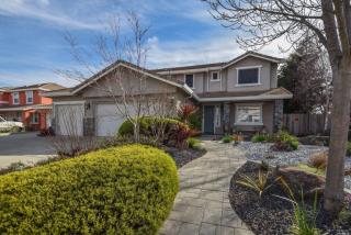 551 Ruby Dr, Vacaville, CA 95687-7718