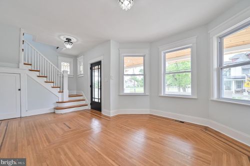 90 Holly Ave, Pitman NJ  08071-1249 exterior