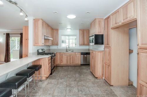 10361 Ponder St, Cypress, CA 90630-4438