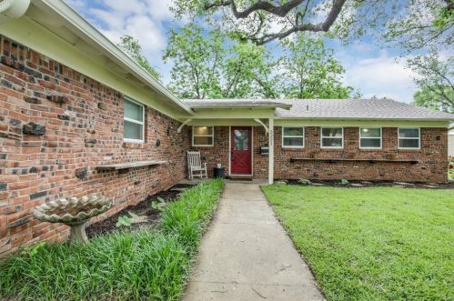 5221 Wosley Dr, Fort Worth TX  76133-2217 exterior