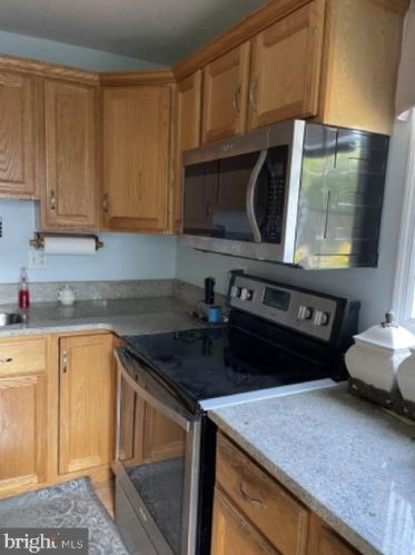 4715 Smith St, Harrisburg, PA 17109-1719