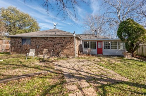 100 Grand Mdw Dr, Fort Worth TX 76108-3942 exterior