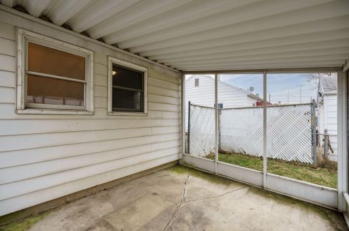 2516 Dellwood Dr, Springfield OH  45505-2531 exterior