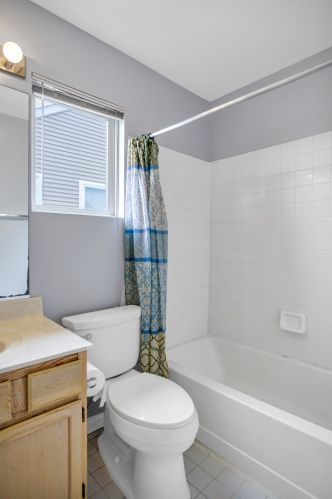 841 Tamarac Dr, Carol Stream IL  60188-4427 exterior