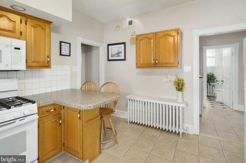 44 Linden Ave, Tavistock NJ 08033-2542 exterior