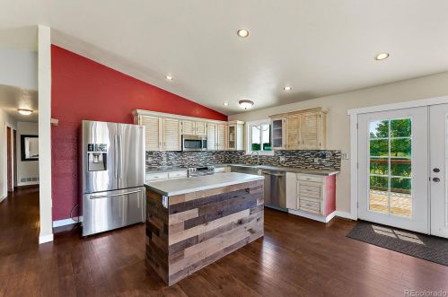 8245 Sun Country Dr, Elizabeth, CO 80107-9384