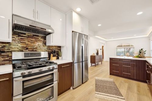 1755 Glenwood Rd, Glendale CA  91201-1543 exterior