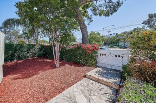 3004 Altura Ave, Glendale, CA 91214-3601