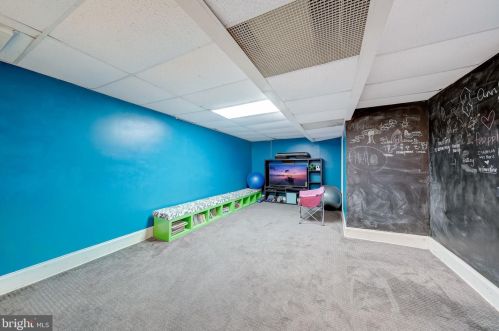 430 42 St, Philadelphia PA 19104-0044 exterior