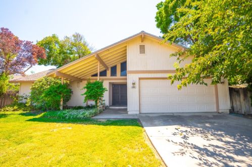 1615 Banbury Ct, Los Banos, CA 93635-3850