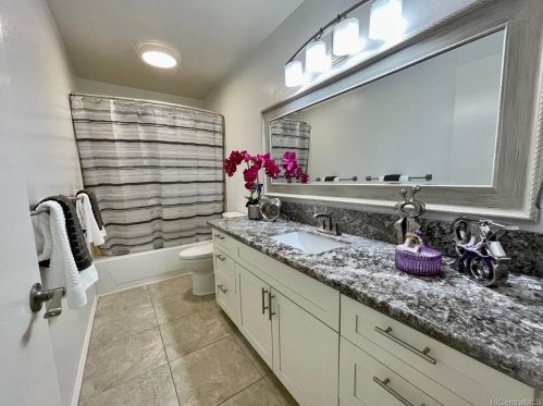 810 Kiaala Pl, Honolulu HI  96825-3023 exterior