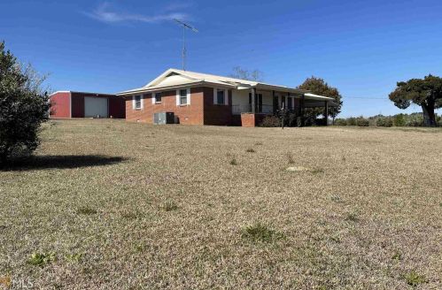 1422 Troups Tomb Rd, Soperton, GA 30457-4630
