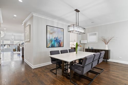 2530 Berteau Ave, Chicago, IL 60618-2819