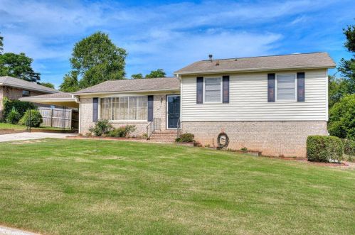 688 Crestlyn Dr, North Augusta, SC 29841-4392