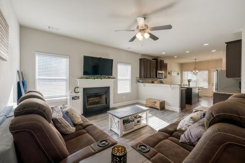 148 Inverness Dr, Villa Rica, GA 30180-1163