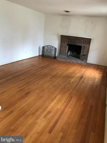 304 Tulip Cir, Fredericksburg, VA 22408-1557