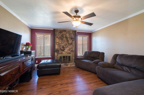 242 Crescent Ave, Santa Maria CA  93455-5421 exterior