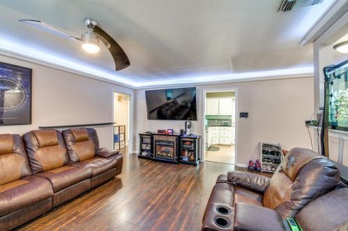 420 Farrer St, Angleton TX 77515-5027 exterior