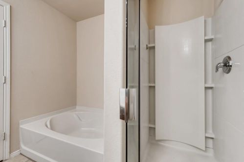 5704 Mountain Bluff Dr, Fort Worth TX  76179-7219 exterior