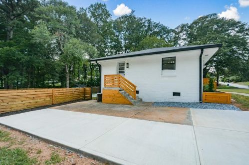 1048 Pinehurst Dr, Smyrna GA  30080-4227 exterior