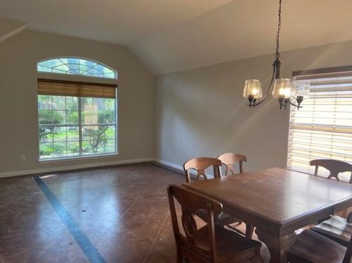 4903 Alta Loma Dr, Austin, TX 78749-3784