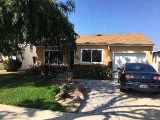 13423 Ardis Ave, Bellflower, CA 90706-2301