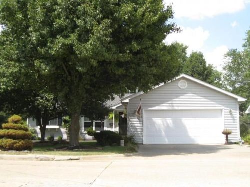 2029 Van Buren Ave, Charleston, IL 61920-2366