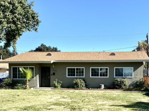 6678 Clifford St, Riverside CA  92504-2105 exterior