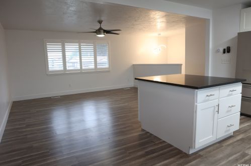 621 Hilo St, Sandy UT 84070-0904 exterior