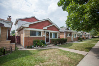 4532 1st Ave, Lyons, IL 60534-1645