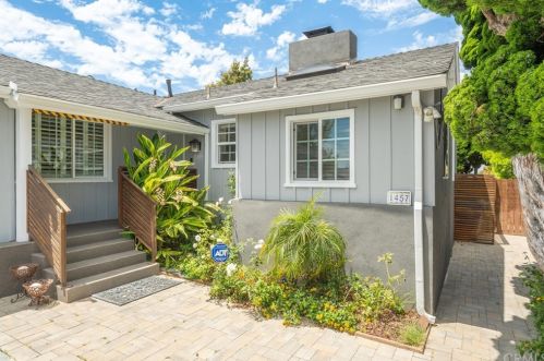 1457 2nd St, Manhattan Beach, CA 90266-6931