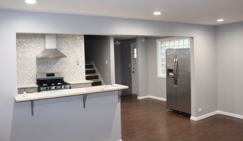 7530 Dobson Ave, Chicago, IL 60619-2610
