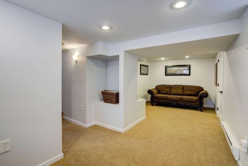 1160 James Ave, Saint Paul MN  55105-2919 exterior