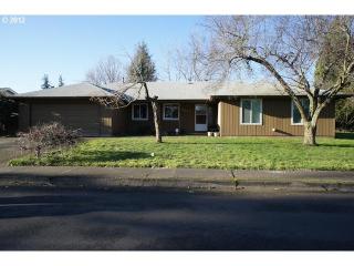 3771 7th St, Hubbard, OR 97032-9622