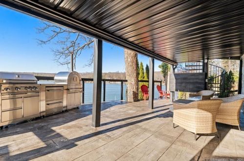 31 Wangonk Trl, East Hampton, CT 06424-2034