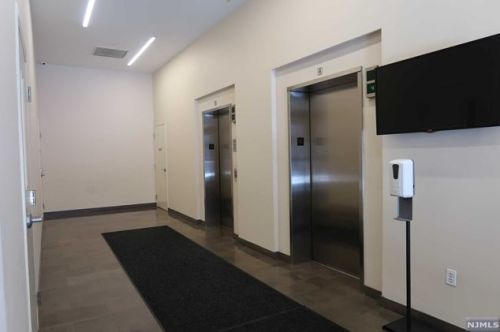 2301 City Pl, Edgewater NJ  07020-3157 exterior
